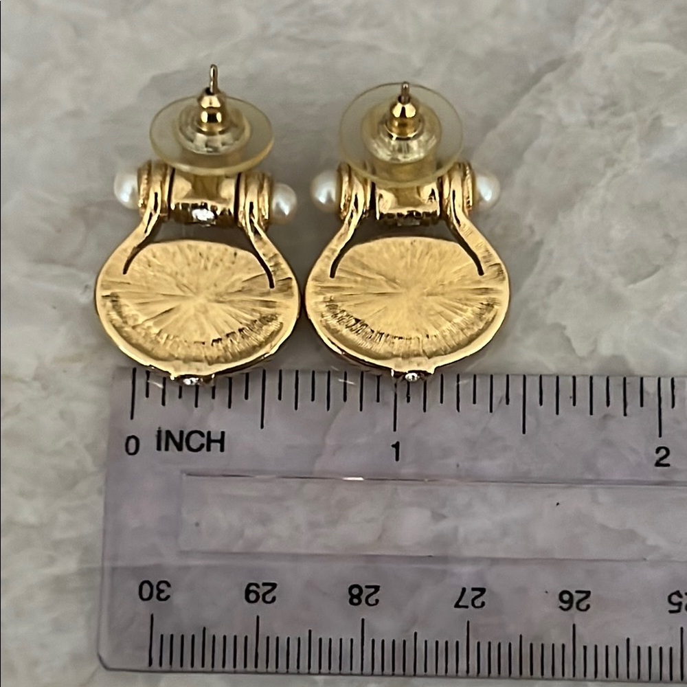 Vintage Gold and Faux Pearl Earrings - Picture 4 of 4